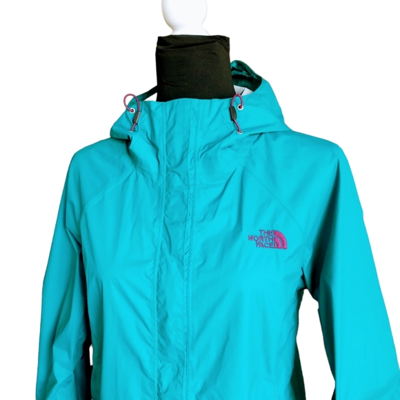 The North Face Women's Rain Jacket. - Picture 4 of 15